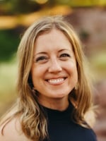 Julia Alzoubaidi Headshot