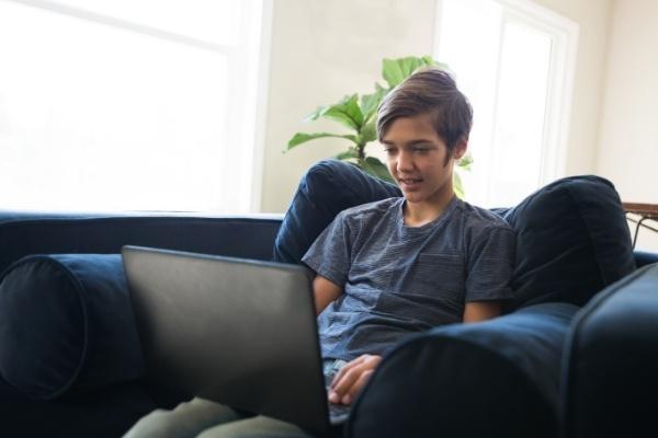 Female learning online